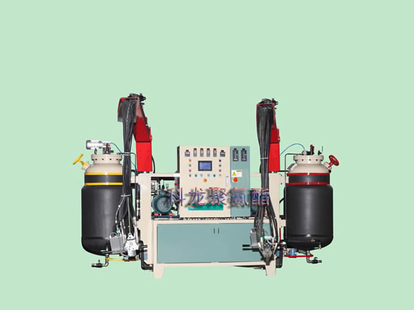 高壓發(fā)泡機(jī)：雙槍頭發(fā)泡機(jī)